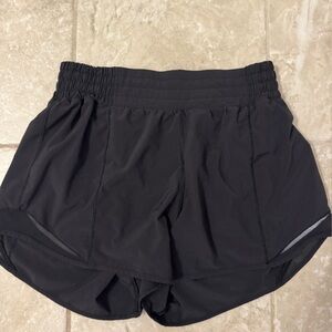 Lululemon High Rise Hotty Hot Shorts Size 8